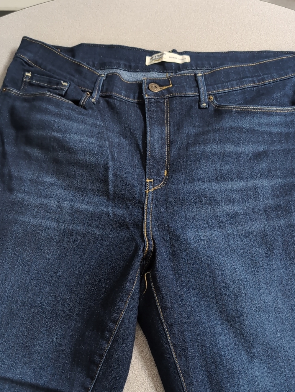 Levi's Women's Skinny Jeans in Dark Blue Denim